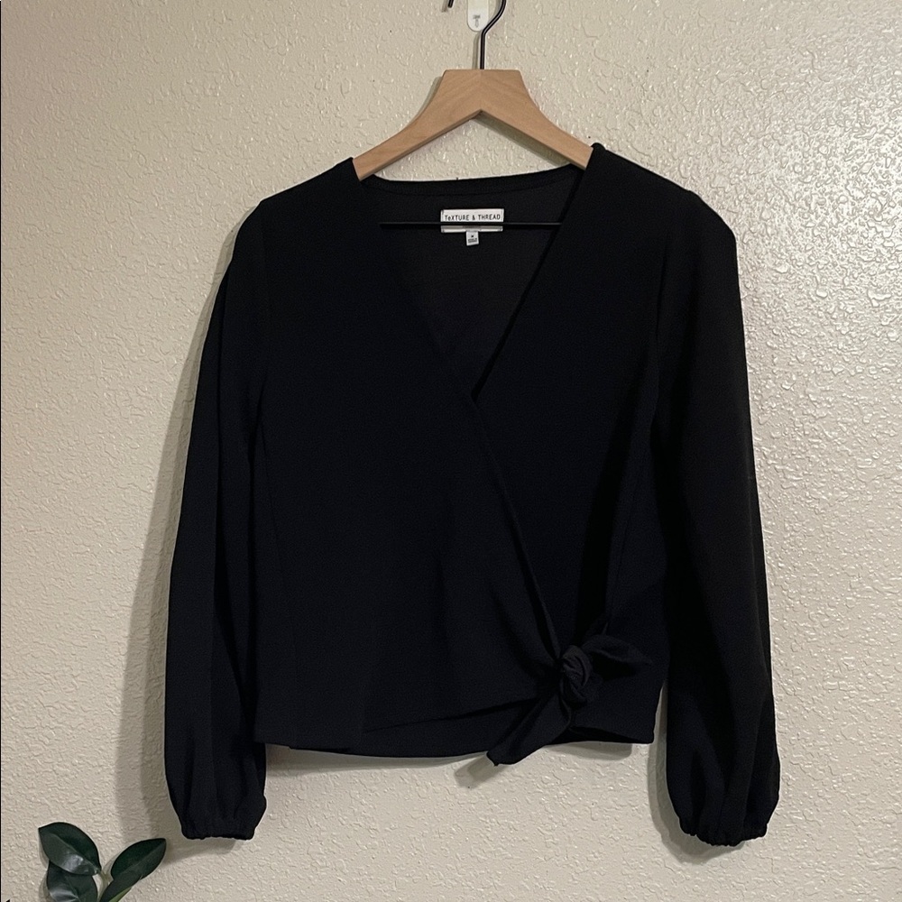 Madewell texture and thread Black V-Neck faux wrap top - Picture 2 of 7